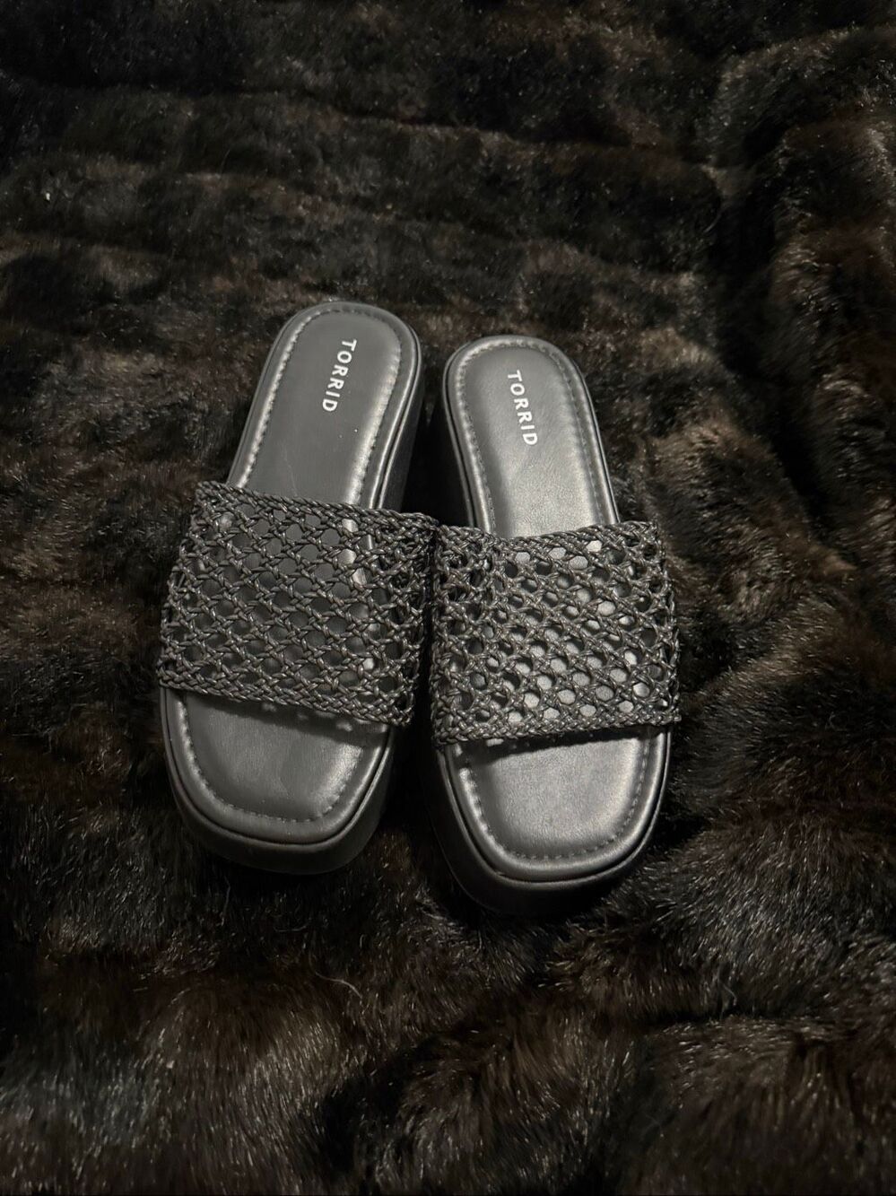 Torrid black woven mesh platform slide sandals chunky shoes 8 8WW